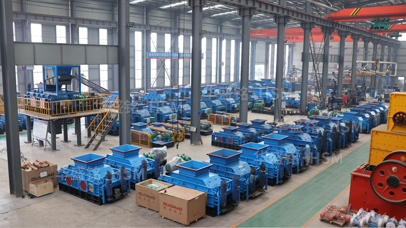 花崗巖液壓對輥破碎機多少錢?有沒有好的廠家推薦?